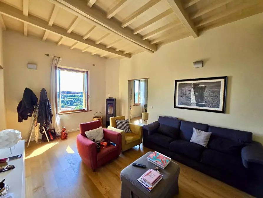 Immagine 7 di Appartamento in vendita  a Siena