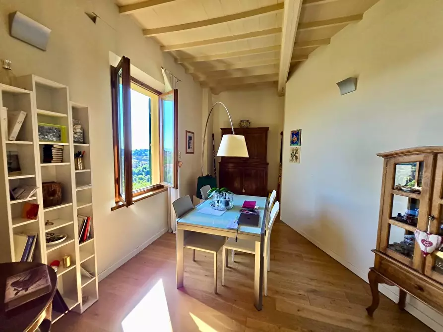 Immagine 9 di Appartamento in vendita  a Siena