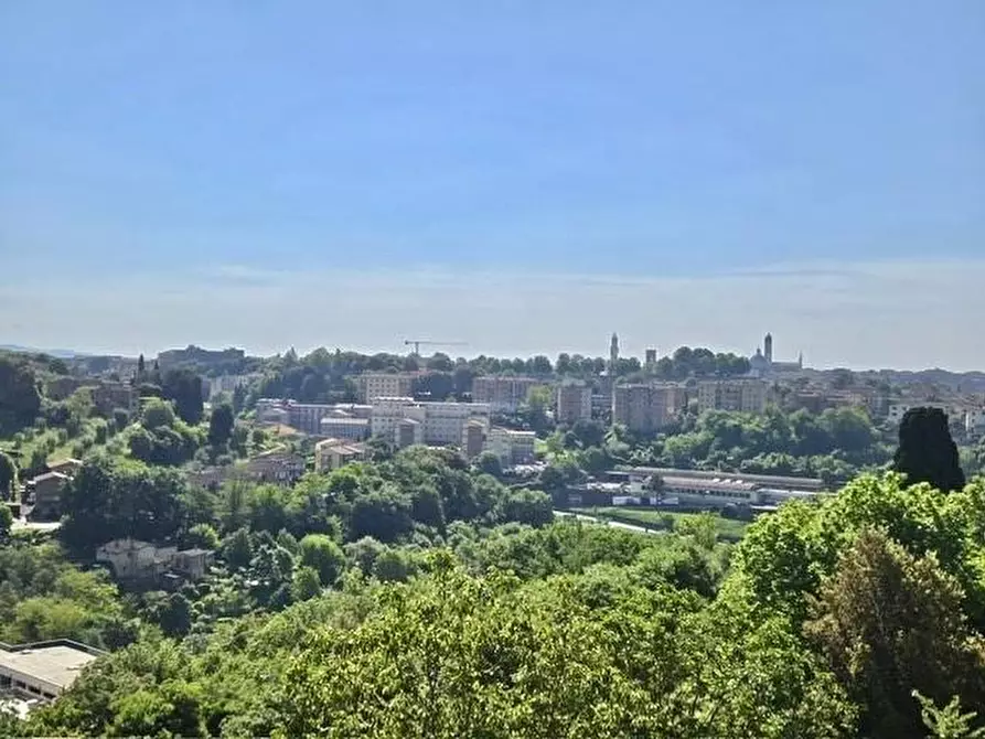 Immagine 5 di Appartamento in vendita  a Siena