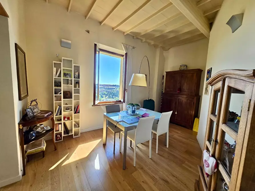 Immagine 10 di Appartamento in vendita  a Siena
