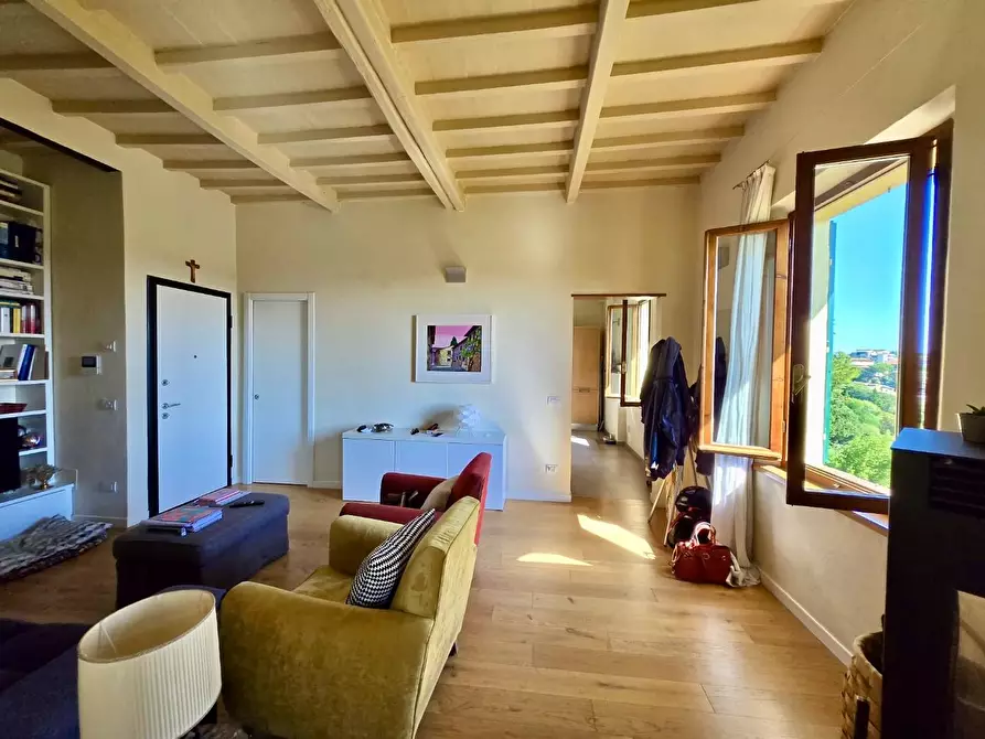 Immagine 8 di Appartamento in vendita  a Siena