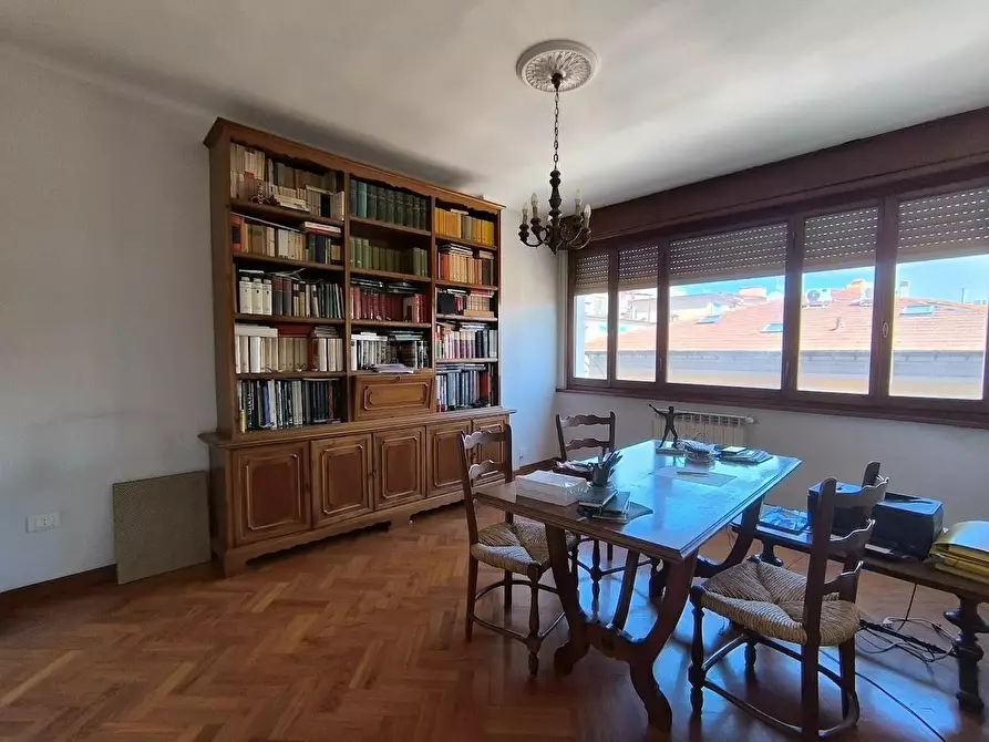 Immagine 66 di Appartamento in vendita  a Pisa