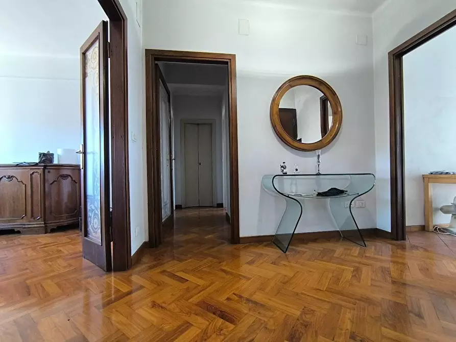 Immagine 22 di Appartamento in vendita  a Pisa