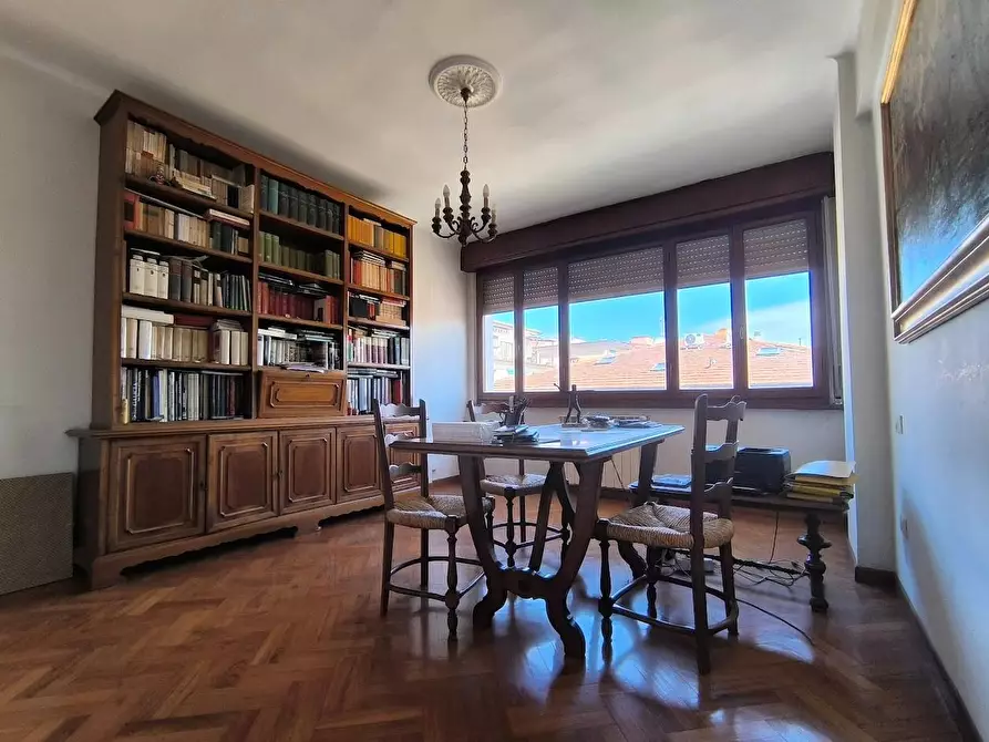 Immagine 68 di Appartamento in vendita  a Pisa