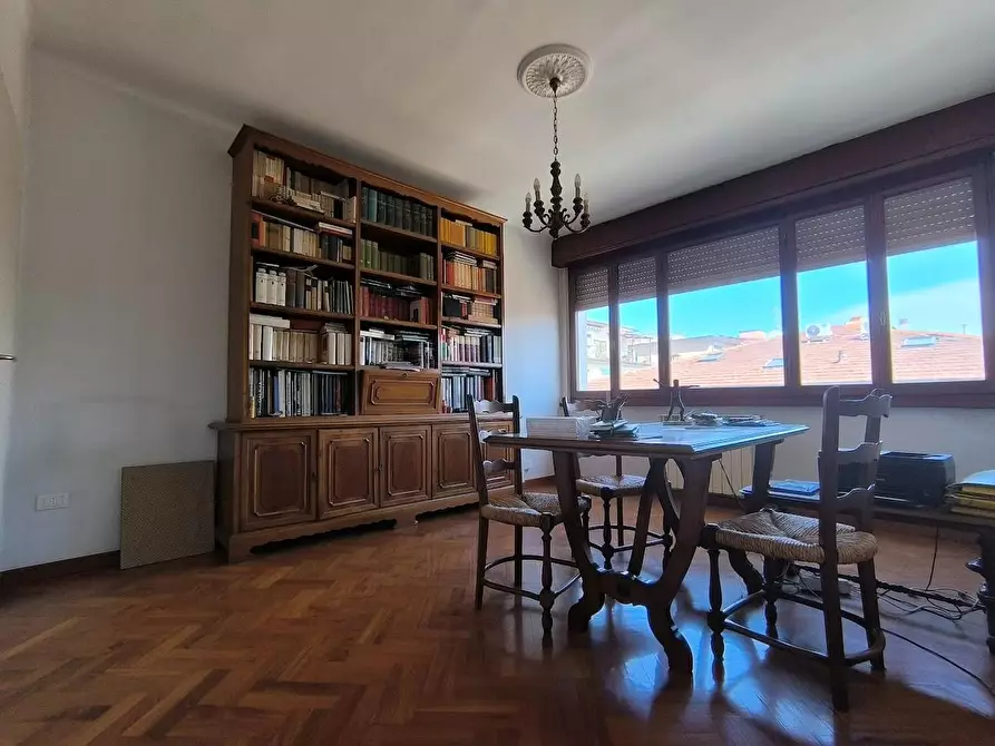 Immagine 67 di Appartamento in vendita  a Pisa