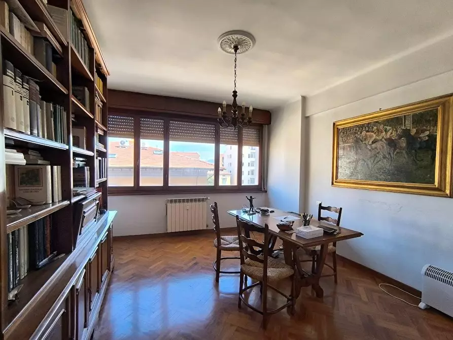 Immagine 60 di Appartamento in vendita  a Pisa