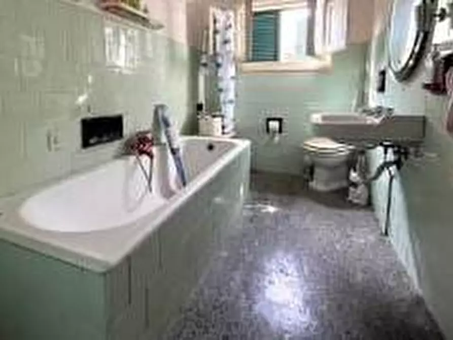 Immagine 10 di Terratetto in vendita  a Viareggio