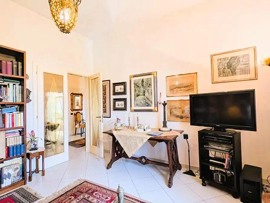 Immagine 9 di Casa trifamiliare in vendita  a Vinci