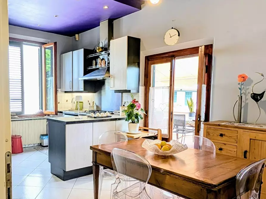 Immagine 3 di Casa trifamiliare in vendita  a Vinci