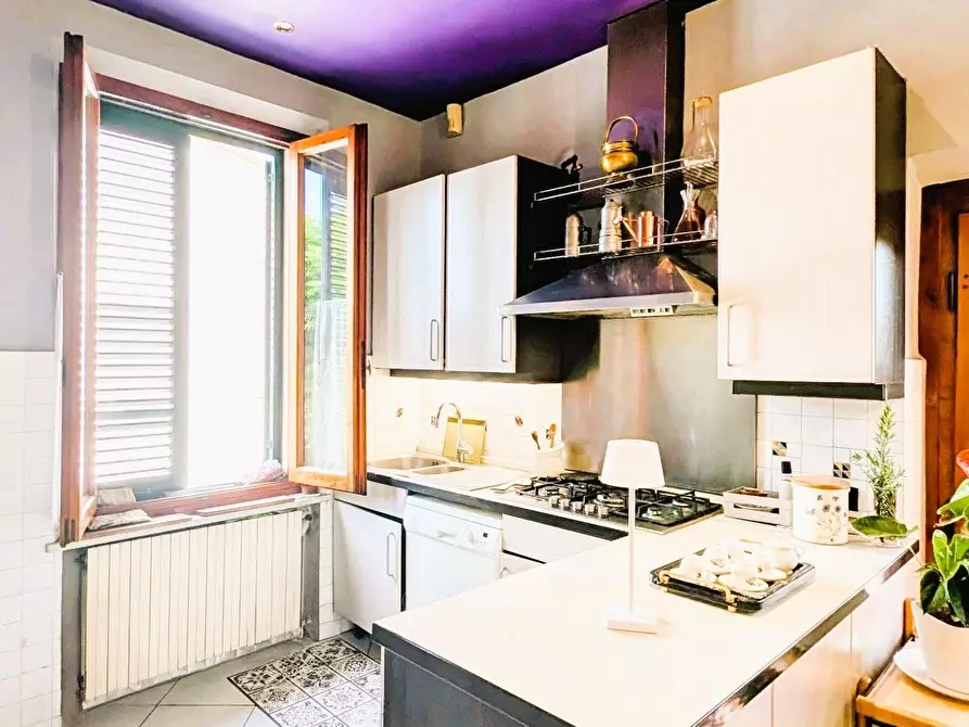 Immagine 10 di Casa trifamiliare in vendita  a Vinci