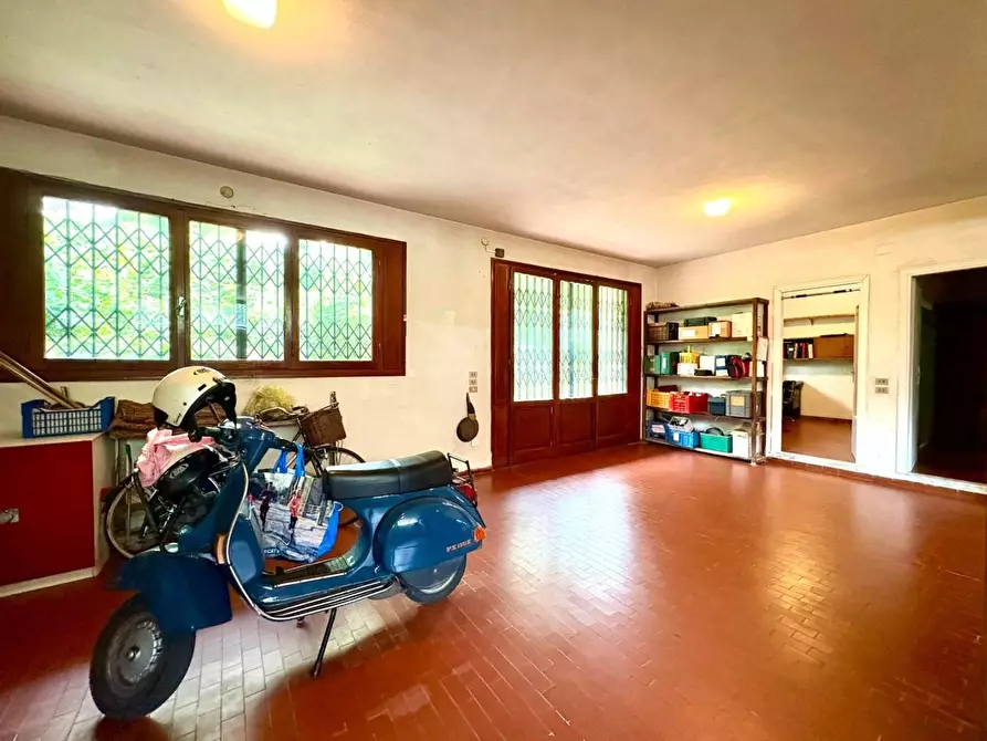 Immagine 19 di Casa bifamiliare in vendita  a Massa