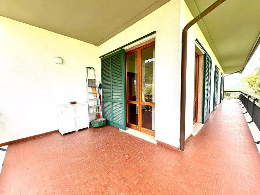 Immagine 5 di Casa bifamiliare in vendita  a Massa