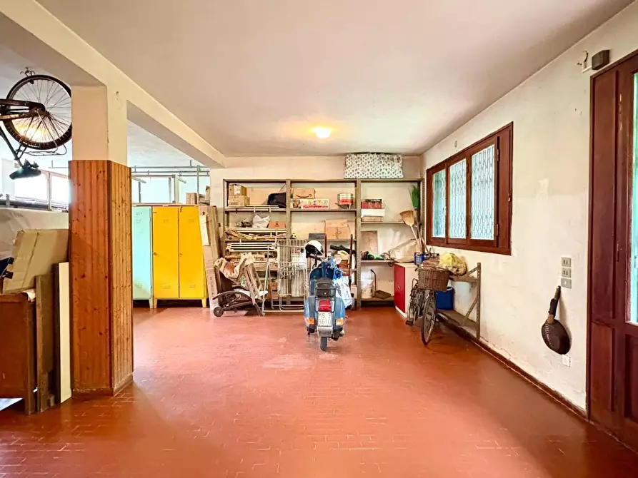 Immagine 20 di Casa bifamiliare in vendita  a Massa