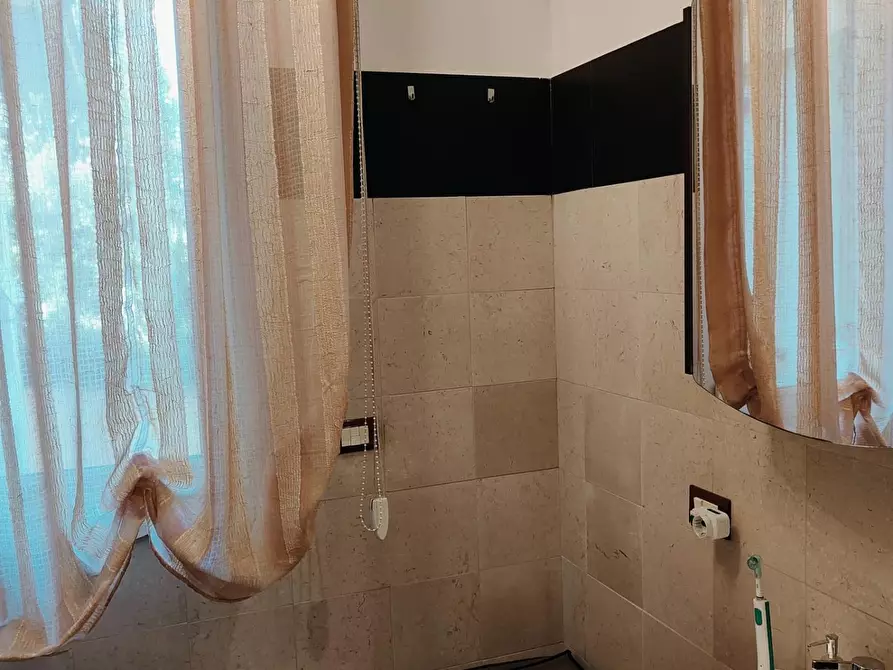 Immagine 22 di Appartamento in vendita  a Livorno