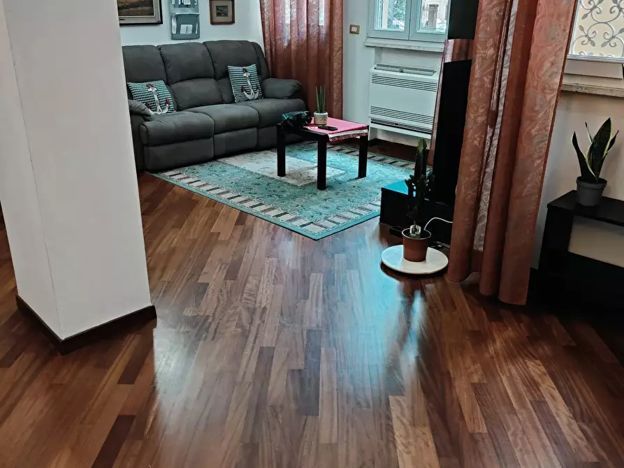 Immagine 6 di Appartamento in vendita  a Livorno