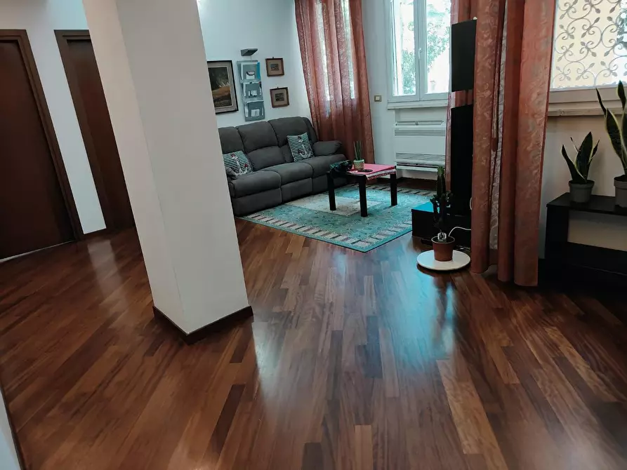 Immagine 1 di Appartamento in vendita  a Livorno