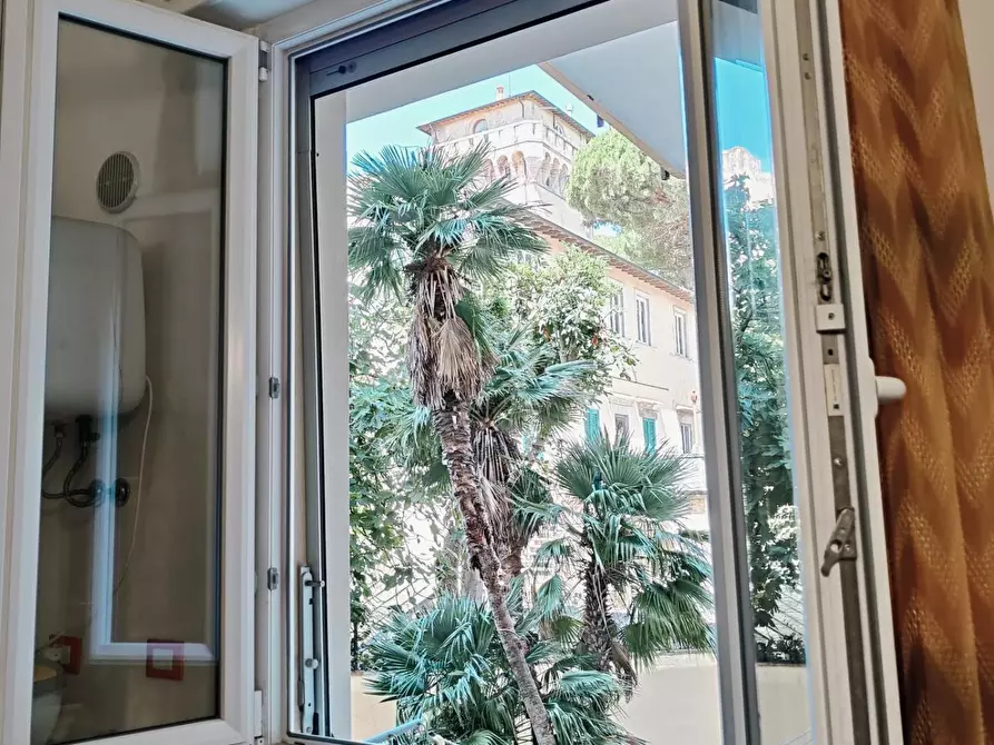 Immagine 12 di Appartamento in vendita  a Livorno