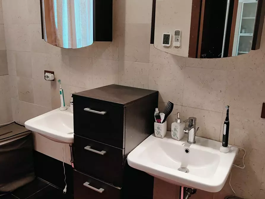 Immagine 21 di Appartamento in vendita  a Livorno