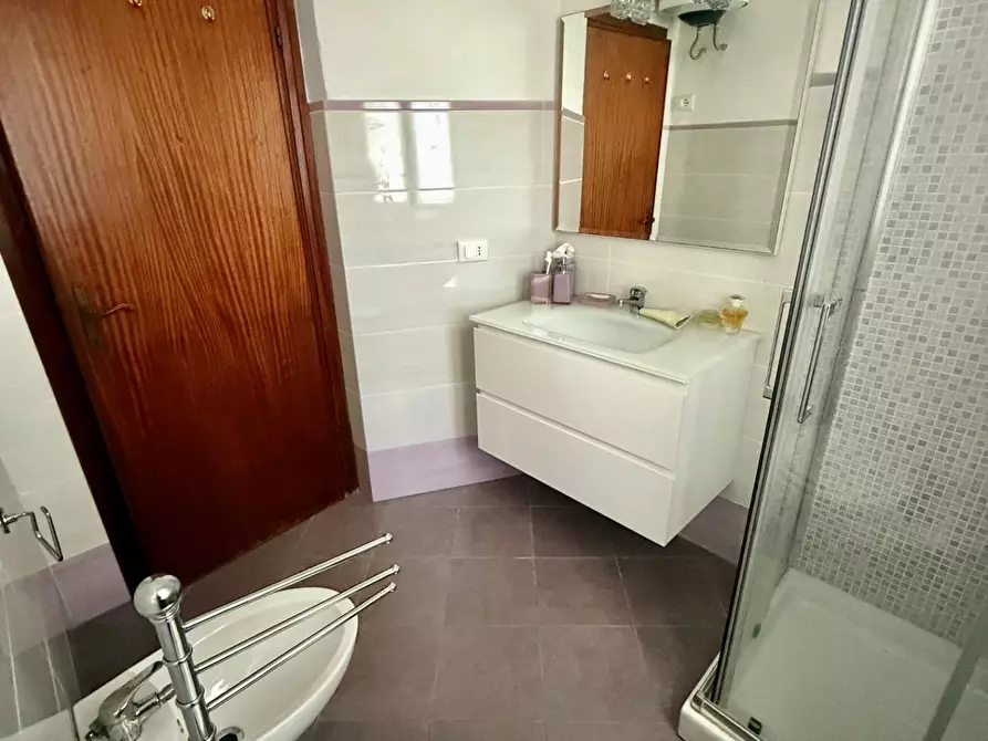 Immagine 17 di Appartamento in vendita  a Cecina