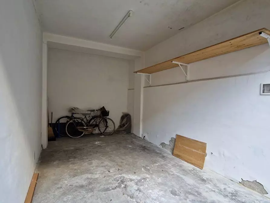 Immagine 13 di Garage in vendita  a Pisa