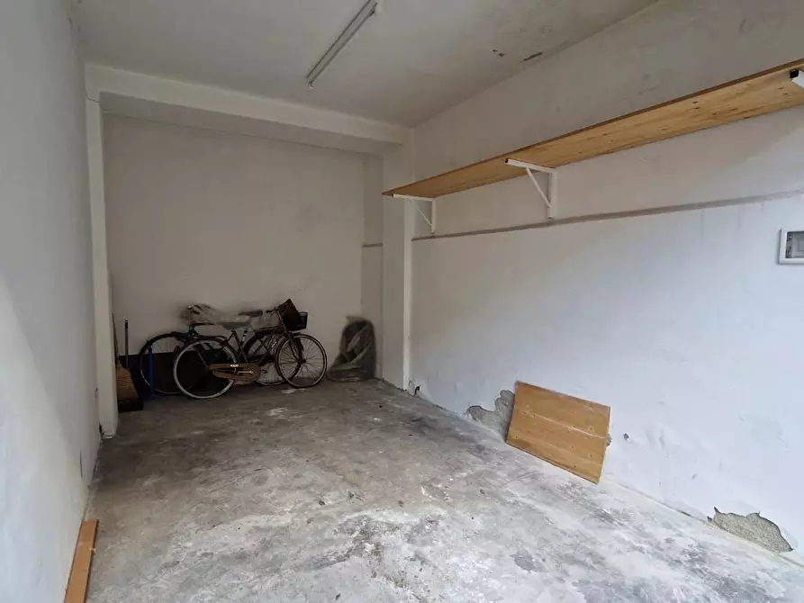 Immagine 9 di Garage in vendita  a Pisa