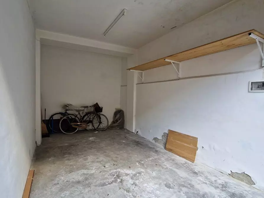 Immagine 6 di Garage in vendita  a Pisa