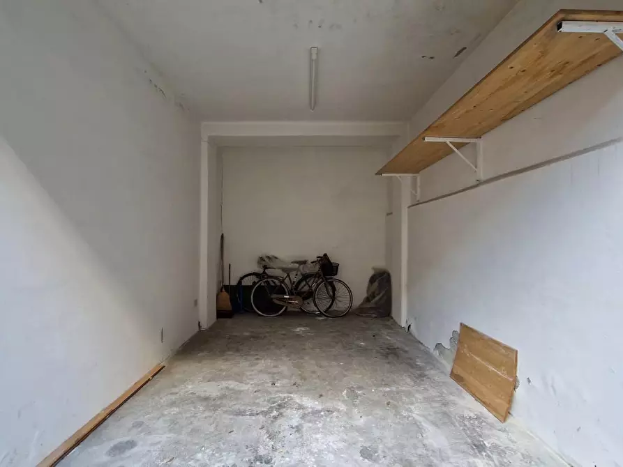 Immagine 17 di Garage in vendita  a Pisa