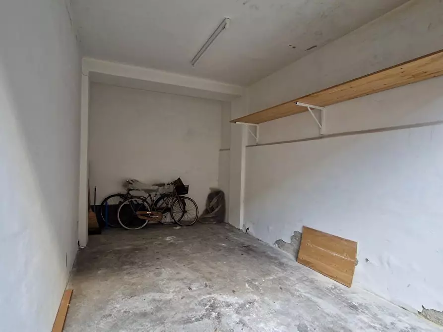 Immagine 12 di Garage in vendita  a Pisa