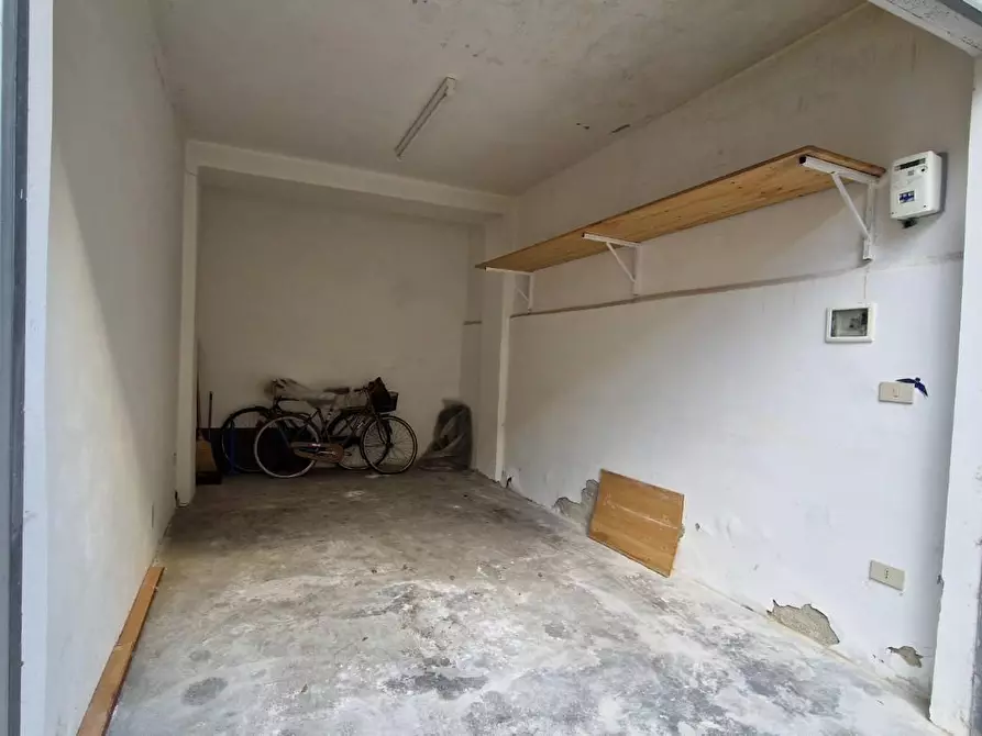 Immagine 19 di Garage in vendita  a Pisa