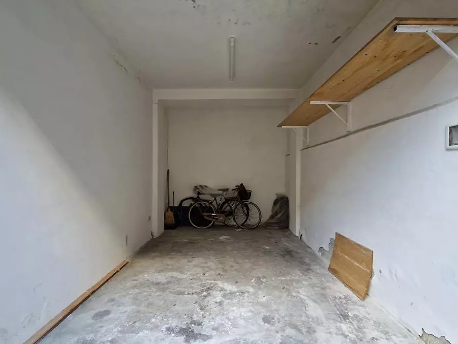 Immagine 14 di Garage in vendita  a Pisa