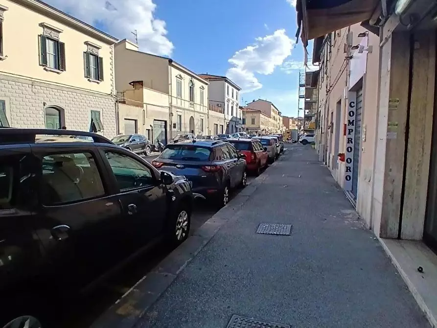 Immagine 20 di Locale commerciale in vendita  a Livorno