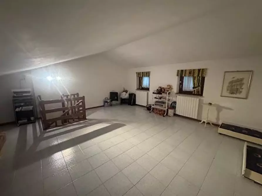 Immagine 19 di Villetta a schiera in vendita  a Calci