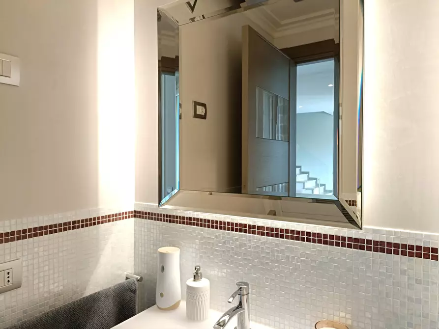 Immagine 11 di Mansarda in vendita  a Empoli