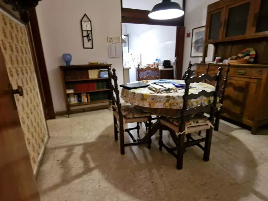 Immagine 17 di Appartamento in vendita  a Carrara