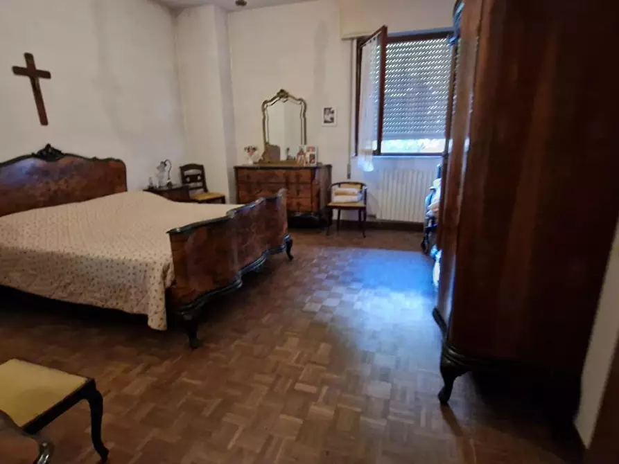 Immagine 11 di Appartamento in vendita  a Carrara