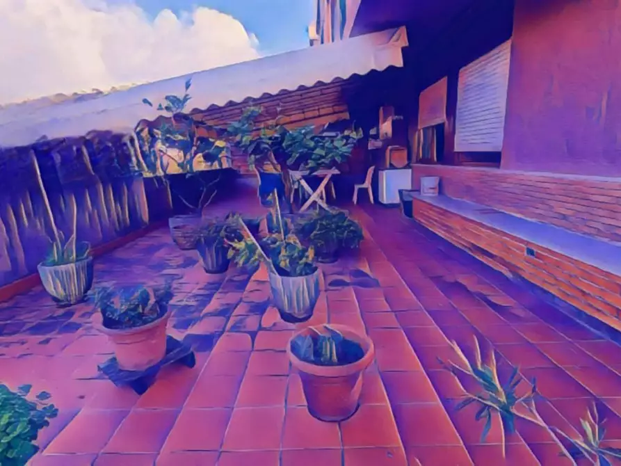 Immagine 1 di Appartamento in vendita  a Carrara