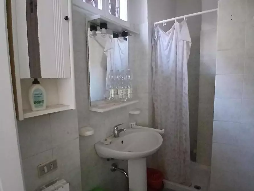 Immagine 16 di Appartamento in vendita  a Livorno