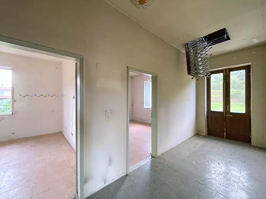 Immagine 11 di Appartamento in vendita  a Camaiore