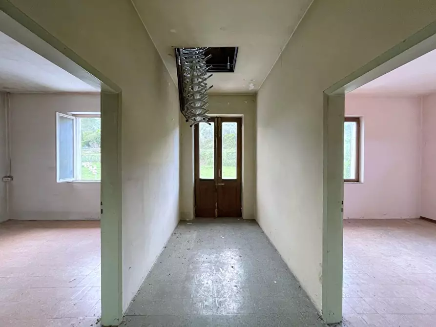 Immagine 15 di Appartamento in vendita  a Camaiore