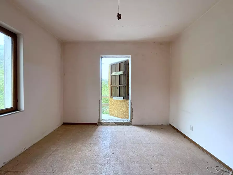 Immagine 3 di Appartamento in vendita  a Camaiore