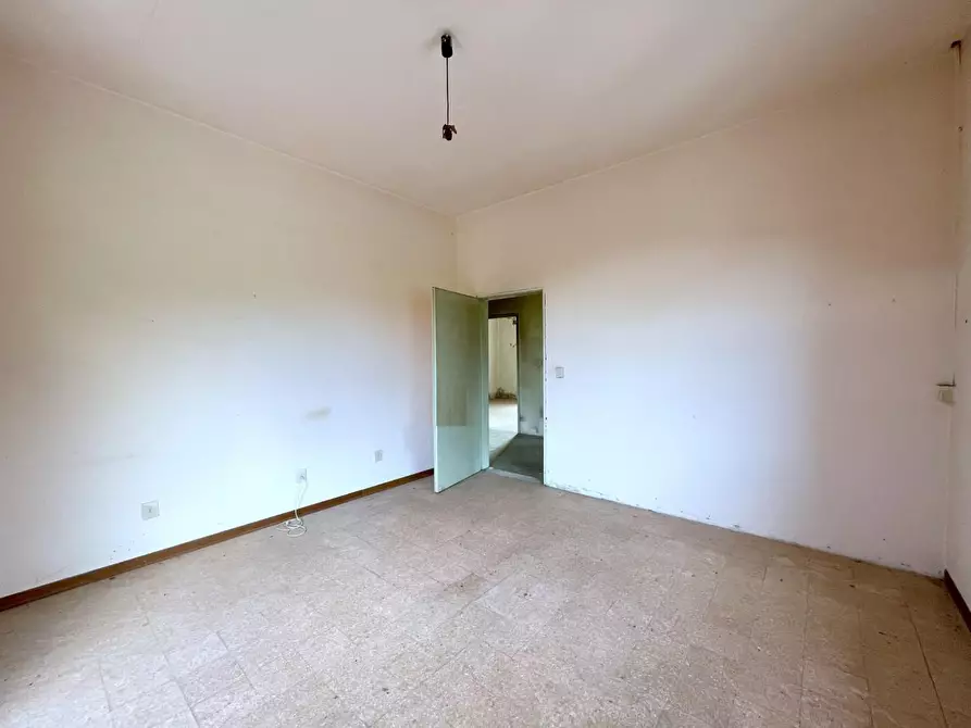 Immagine 2 di Appartamento in vendita  a Camaiore