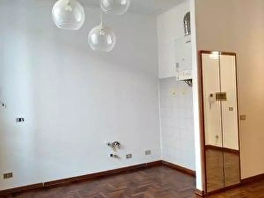 Immagine 4 di Appartamento in vendita  a Livorno