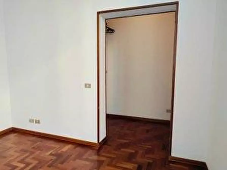 Immagine 13 di Appartamento in vendita  a Livorno