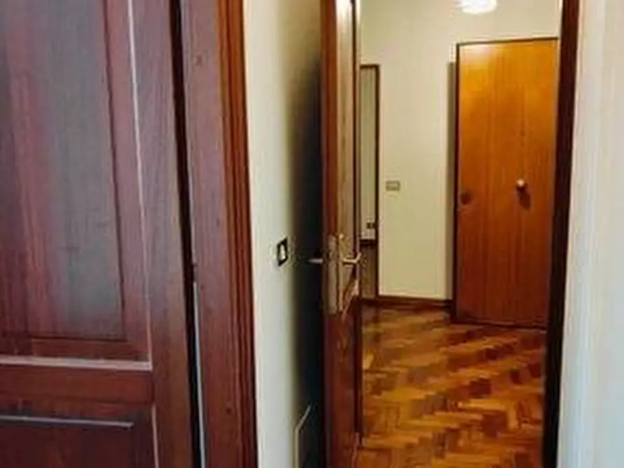 Immagine 10 di Appartamento in vendita  a Livorno