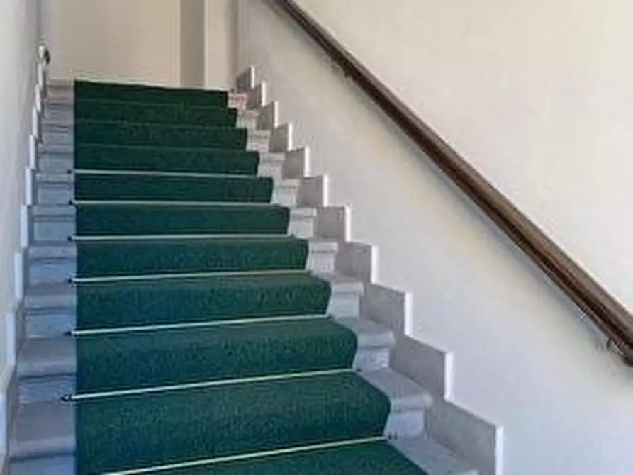 Immagine 23 di Appartamento in vendita  a Livorno