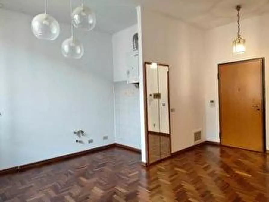 Immagine 1 di Appartamento in vendita  a Livorno