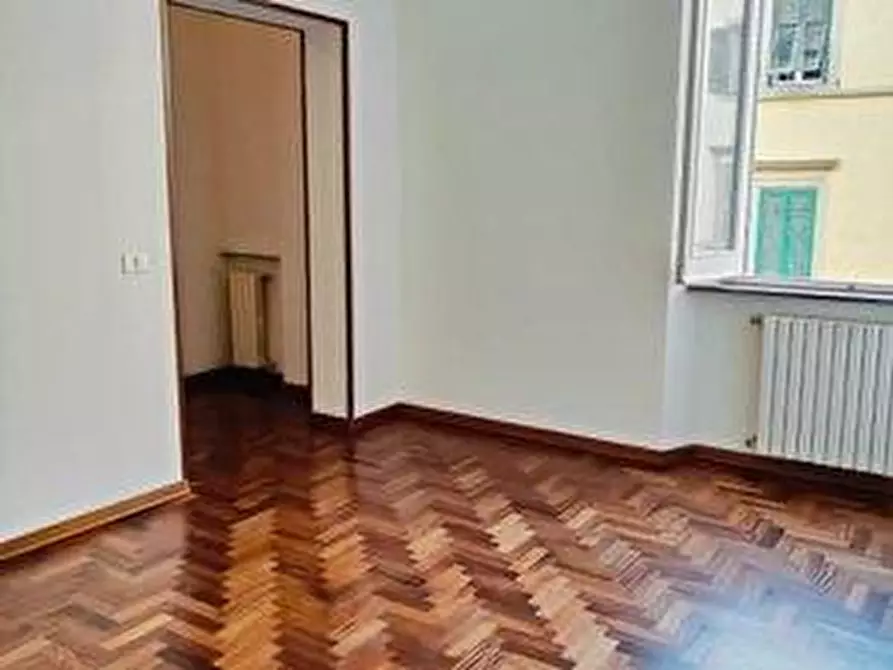 Immagine 2 di Appartamento in vendita  a Livorno