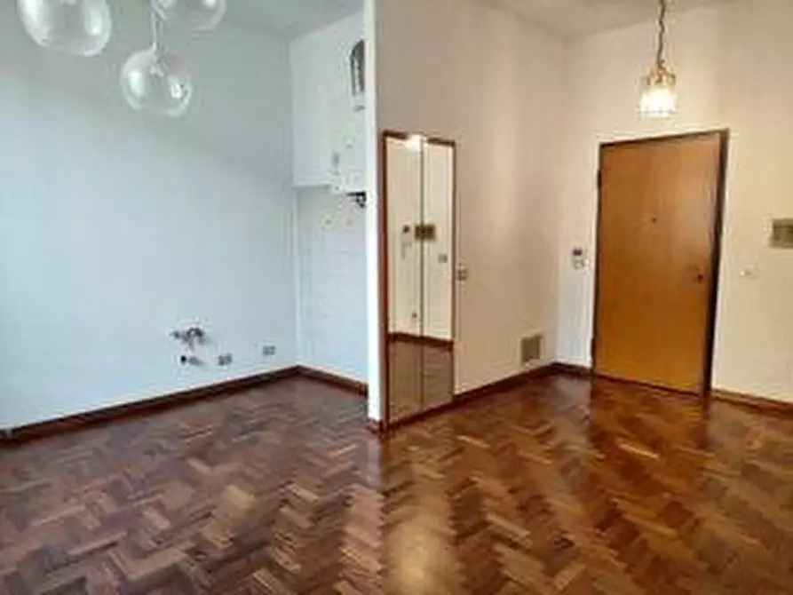 Immagine 6 di Appartamento in vendita  a Livorno