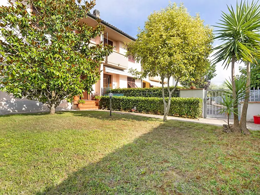 Immagine 9 di Villetta a schiera in vendita  a Santa Maria A Monte