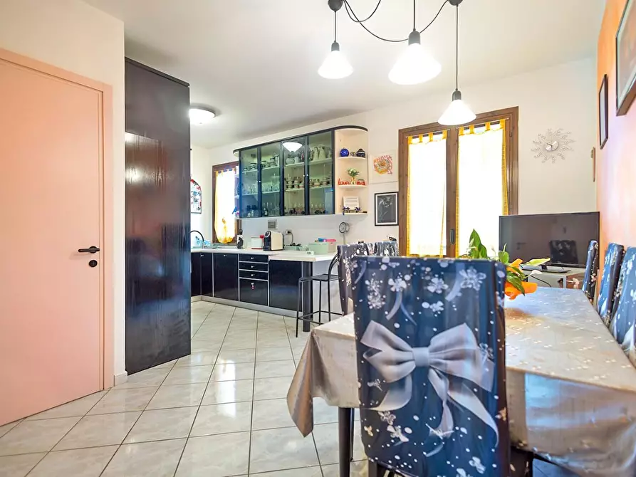 Immagine 14 di Villetta a schiera in vendita  a Santa Maria A Monte